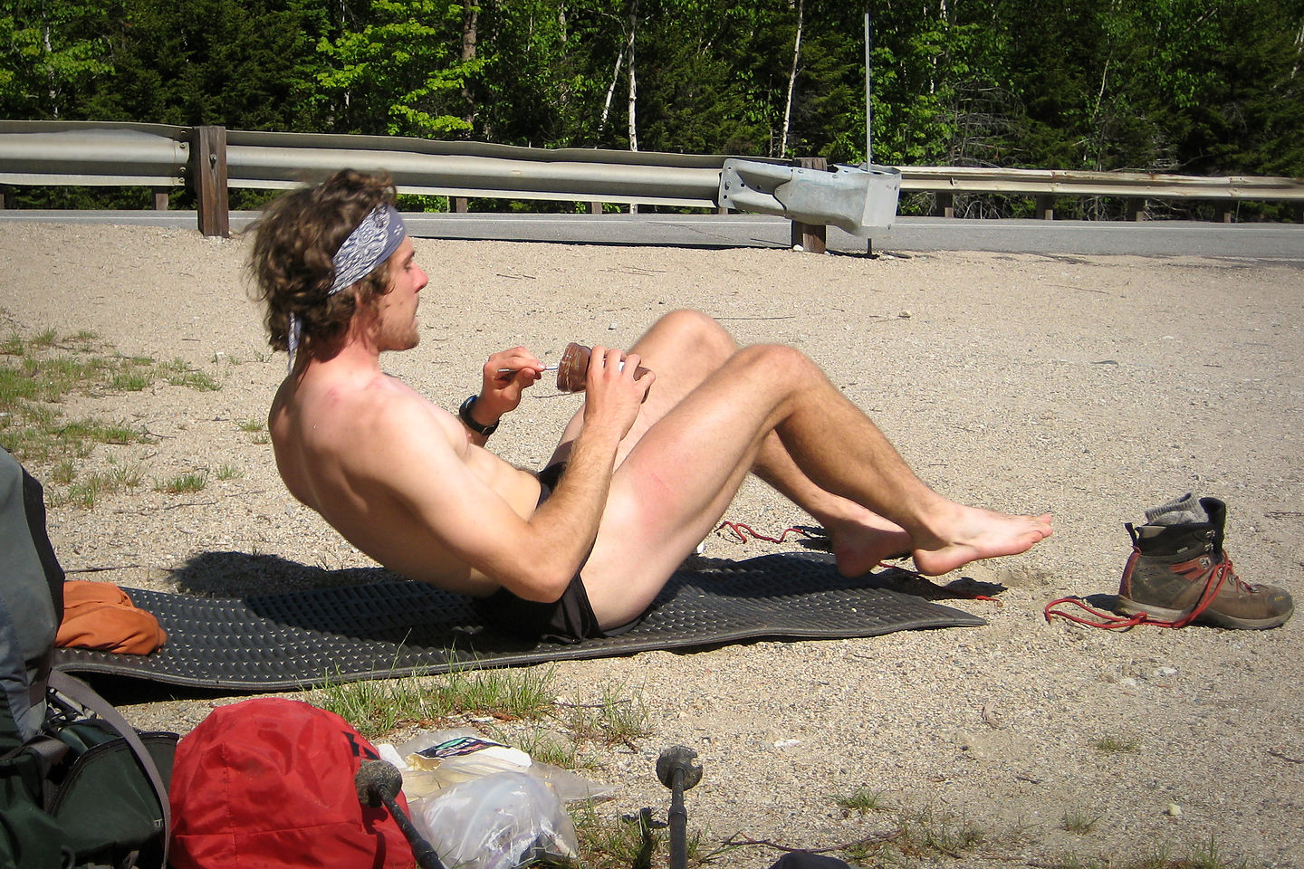 Sit-ups while eating Nutella Sit-ups while eating Nutella