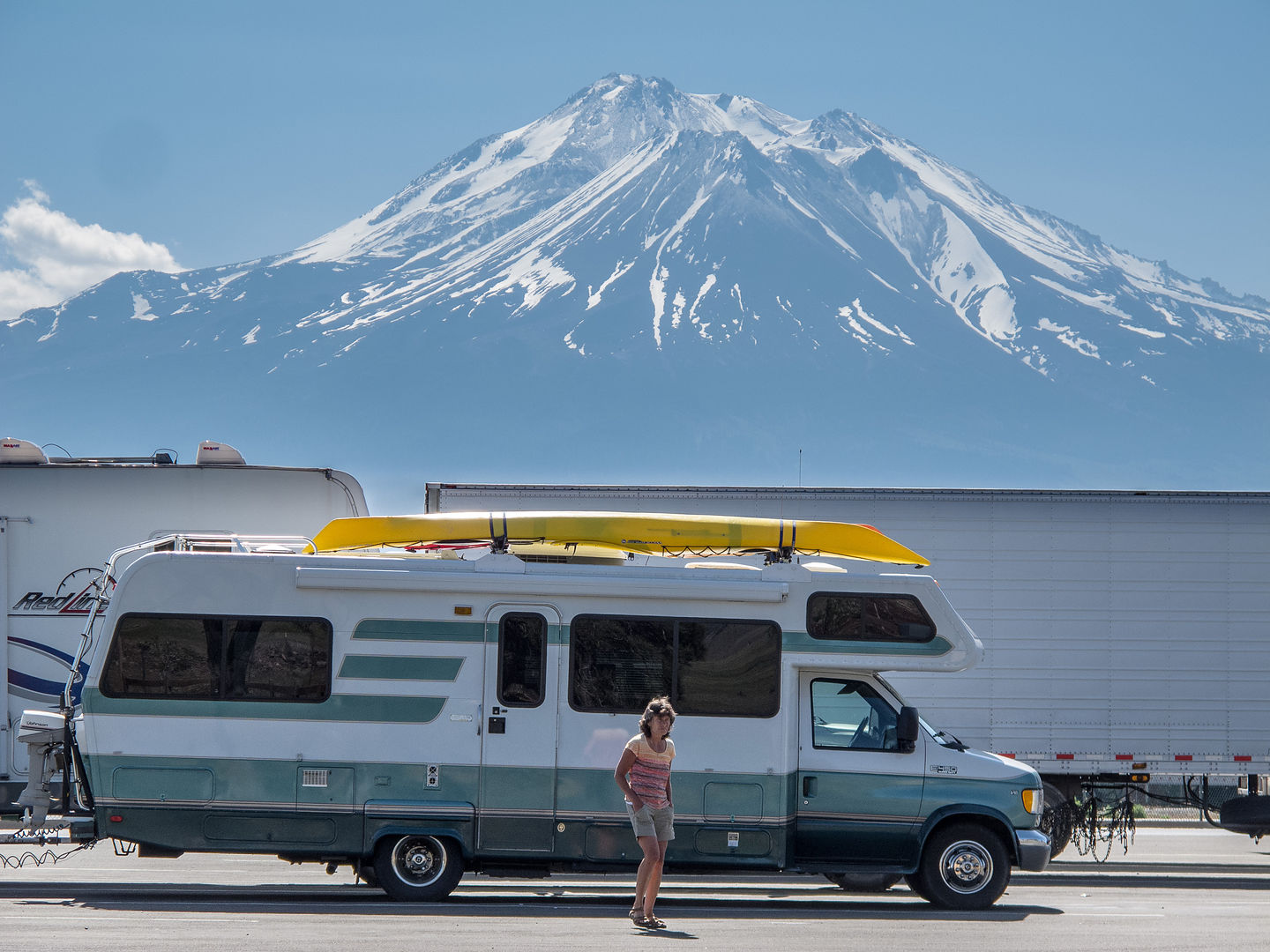 Lolo and Lazy Daze with Mount Shasta at I-5 Rest Stop