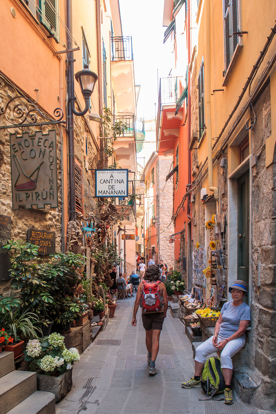 Exploring the back alleys of Corniglia Exploring the back alleys of Corniglia