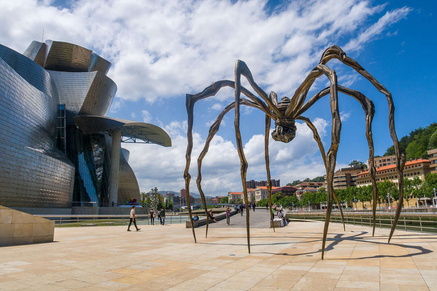 "Maman," the 30-foot spider 