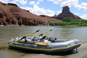 Trusty 21 year old Avon Redshank raft with Northwest River Supplies rowing frame