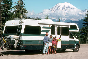 Family &amp; Lazy Daze in front of Mount Ranier