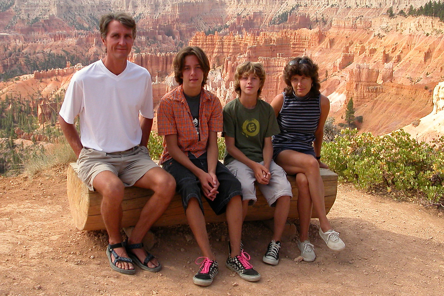 Sleepy family at sunrise on the rim Sleepy family at sunrise on the rim