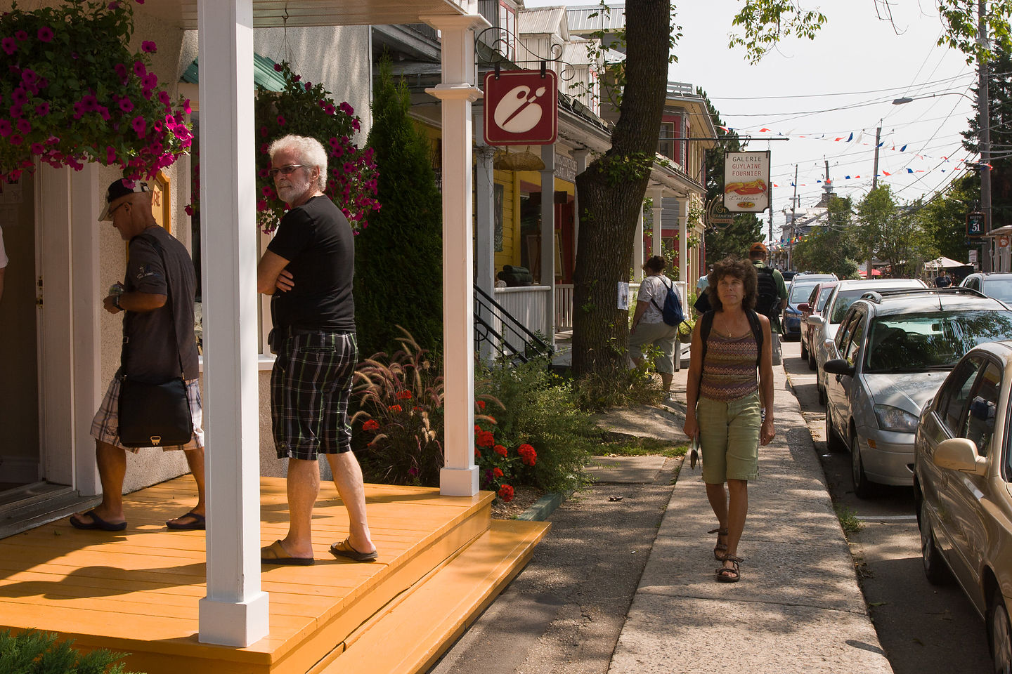 Lolo strolling Baie St. Paul