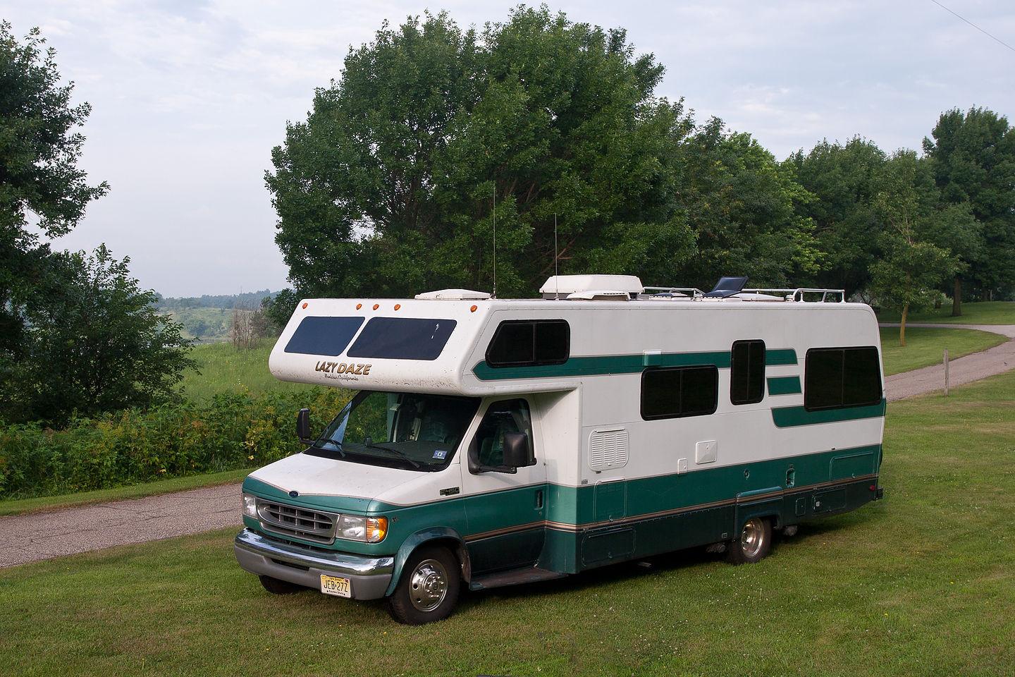 Lake Anita camping on lawn