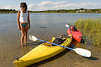 Lolo with boys kayaks on Sengekontacket Pong