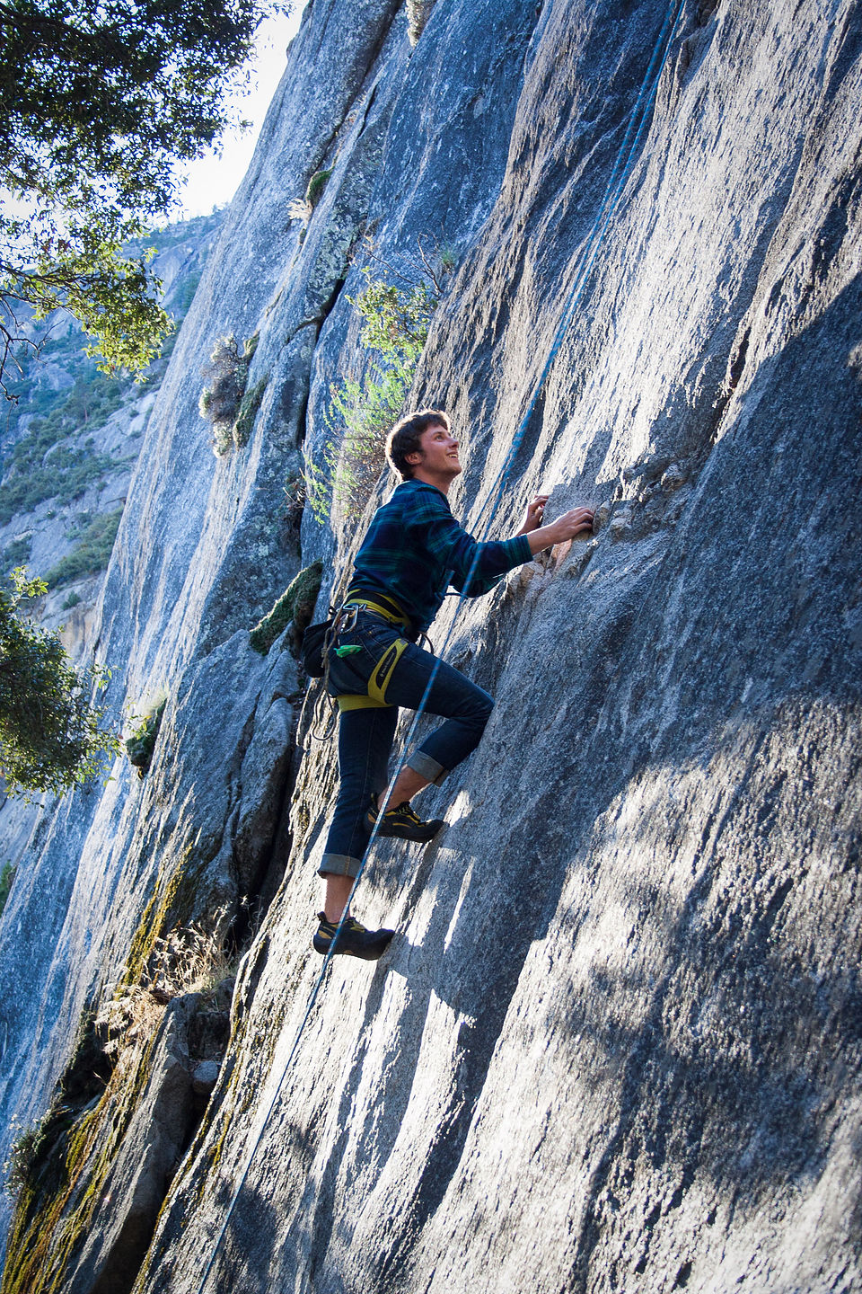 Tom Climbing - LEG Tom Climbing - LEG