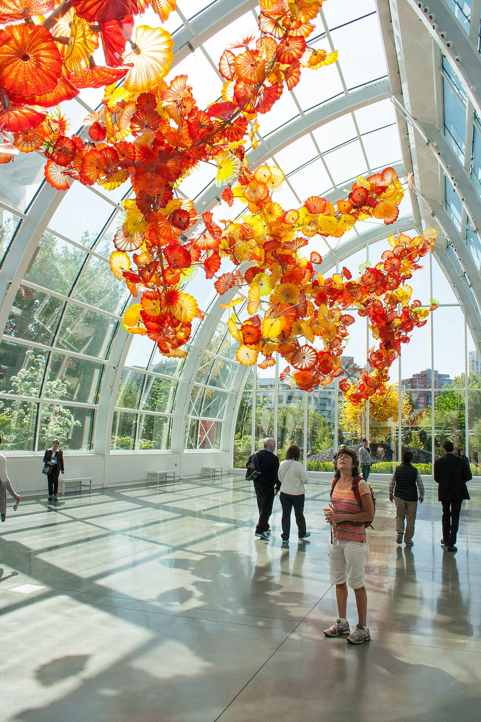 Lolo in Chihuly Glasshouse Lolo in Chihuly Glasshouse