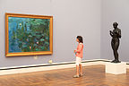 Lono enjoying Monet at the Neue Pinakothek