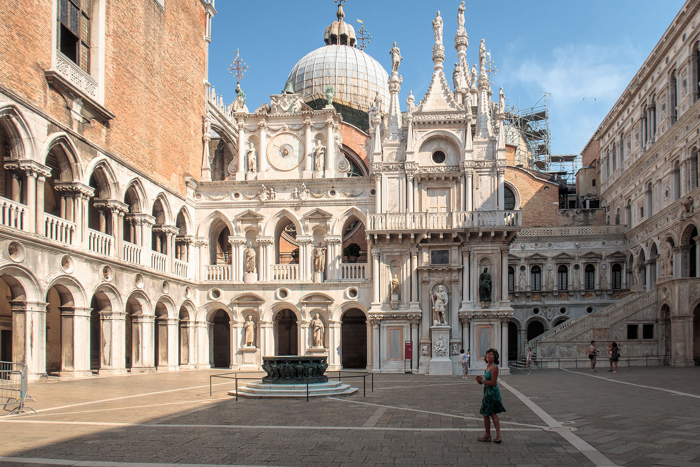 Courtyard of the Doge's Palace Courtyard of the Doge's Palace