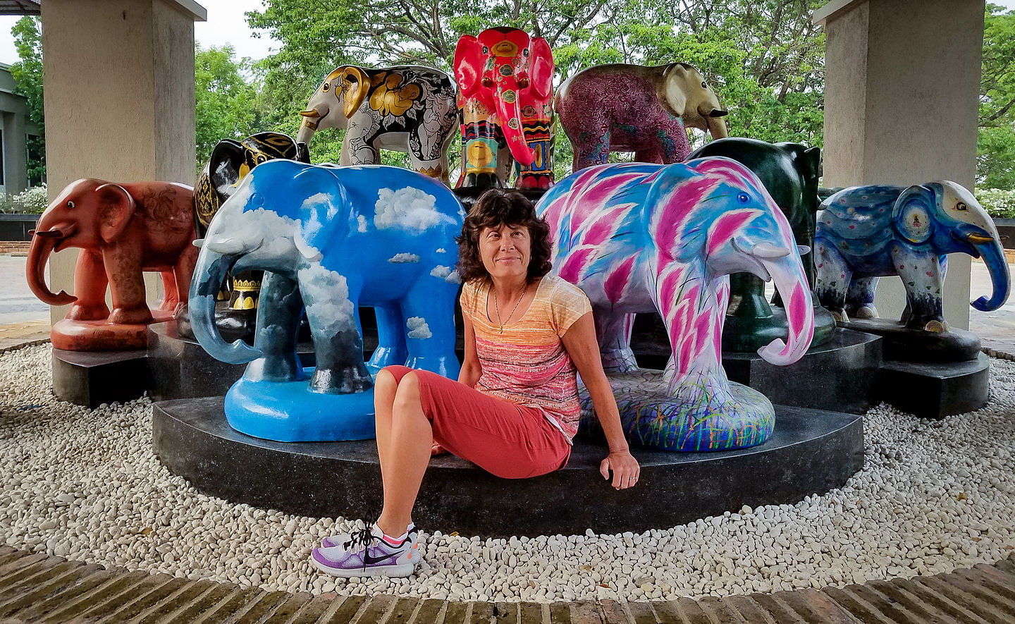 Lolo in front of Le Meridien Chiang Rai Lolo in front of Le Meridien Chiang Rai