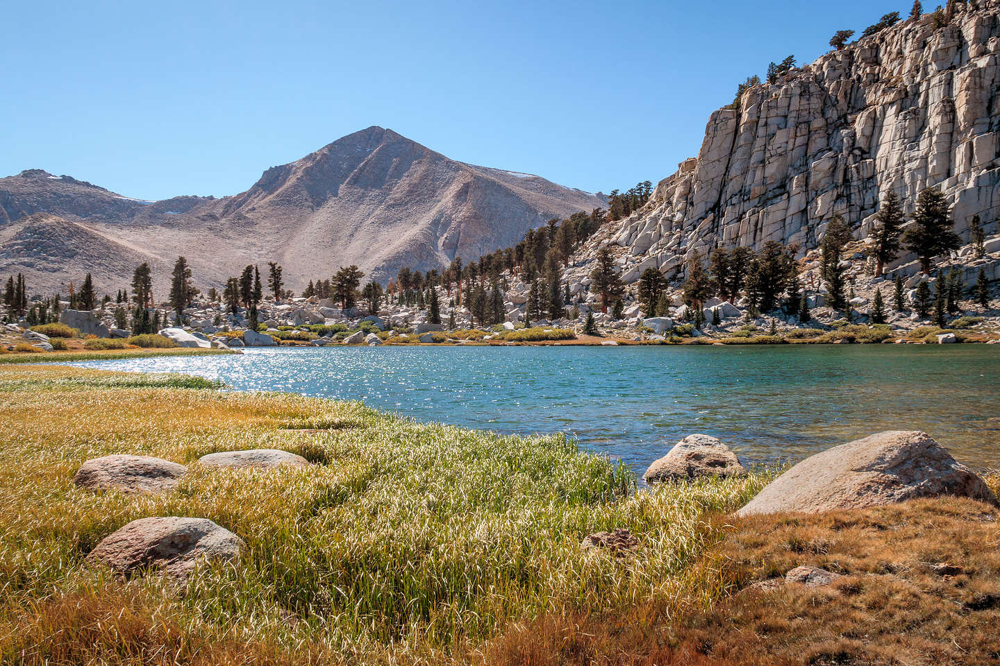 Along the Cottonwood Lakes Trail