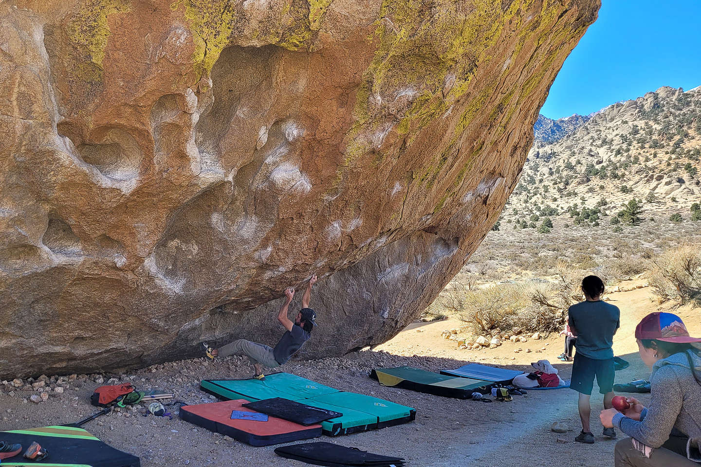 Andrew bouldering in the Buttermilks