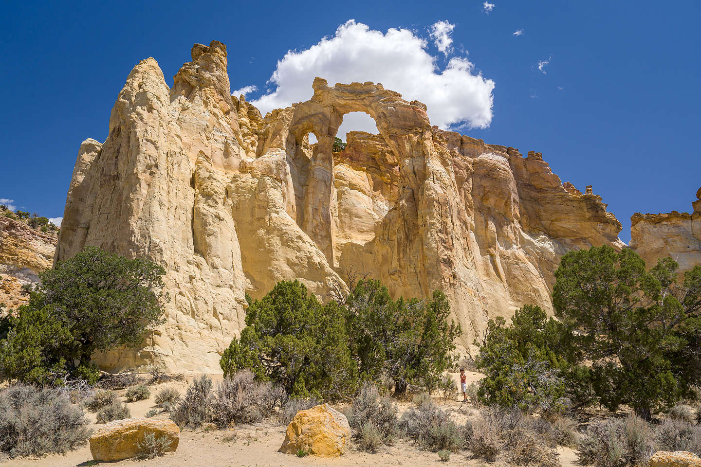 Grosvenor Arch along the Cottonwood Canyon Road Grosvenor Arch along the Cottonwood Canyon Road