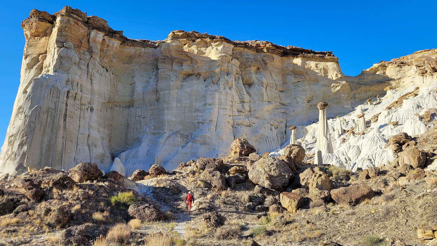 Approaching the Wahweap Hoodoos Approaching the Wahweap Hoodoos