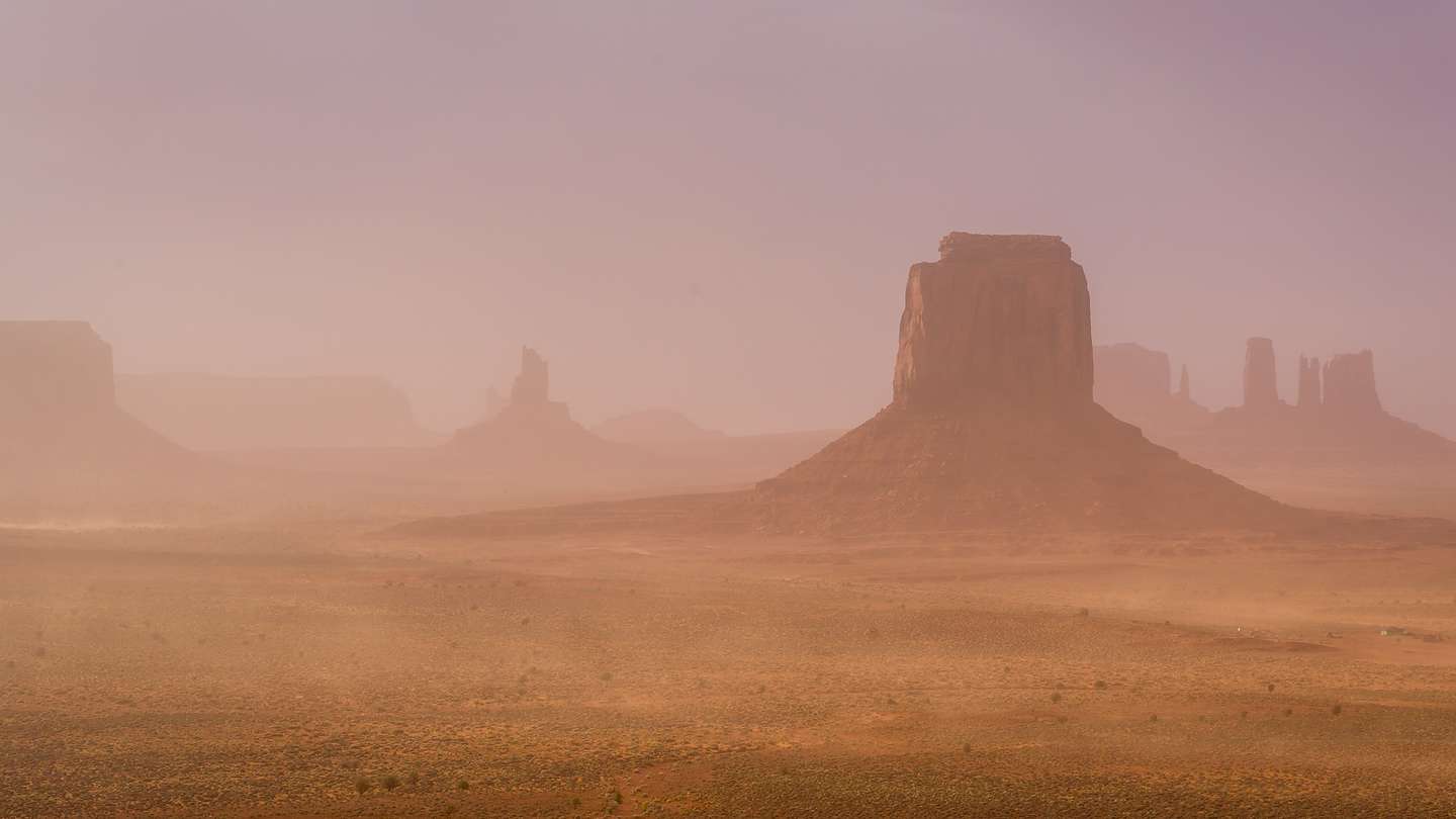 Sandstorm in Monument Valley Sandstorm in Monument Valley