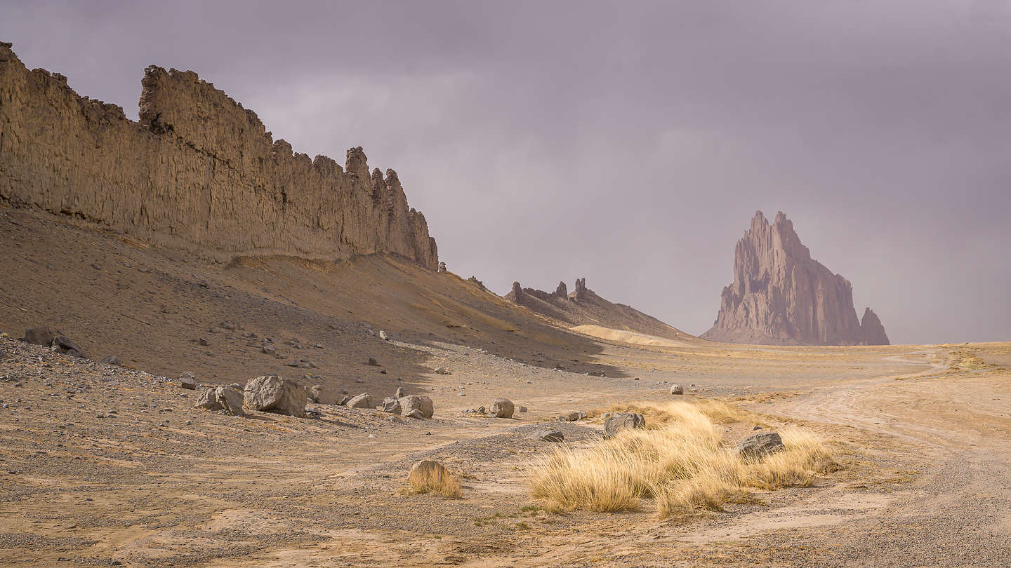 Dike radiating out from Shiprock Dike radiating out from Shiprock