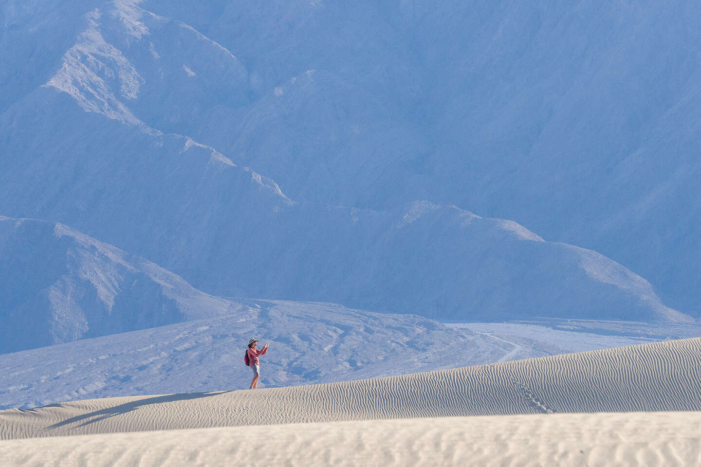 Hiking on Mesquite Dunes Hiking on Mesquite Dunes