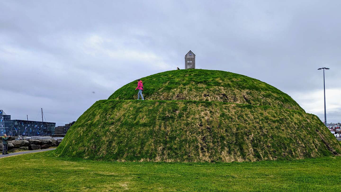 The Þúfa (th-oo-fha) The Þúfa (th-oo-fha)