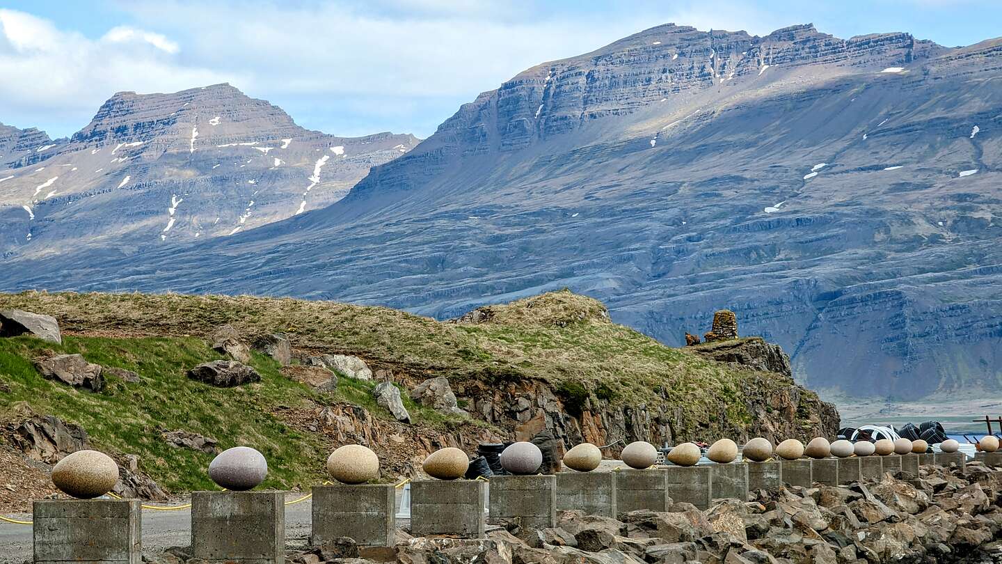 Djupivogur's Eggin í Gleðivík Djupivogur's Eggin í Gleðivík