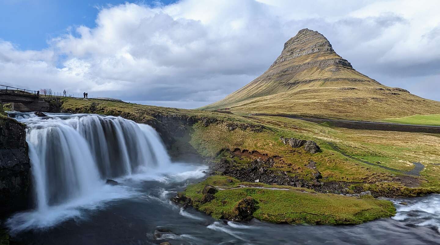 Iconic view of Kirkjufell