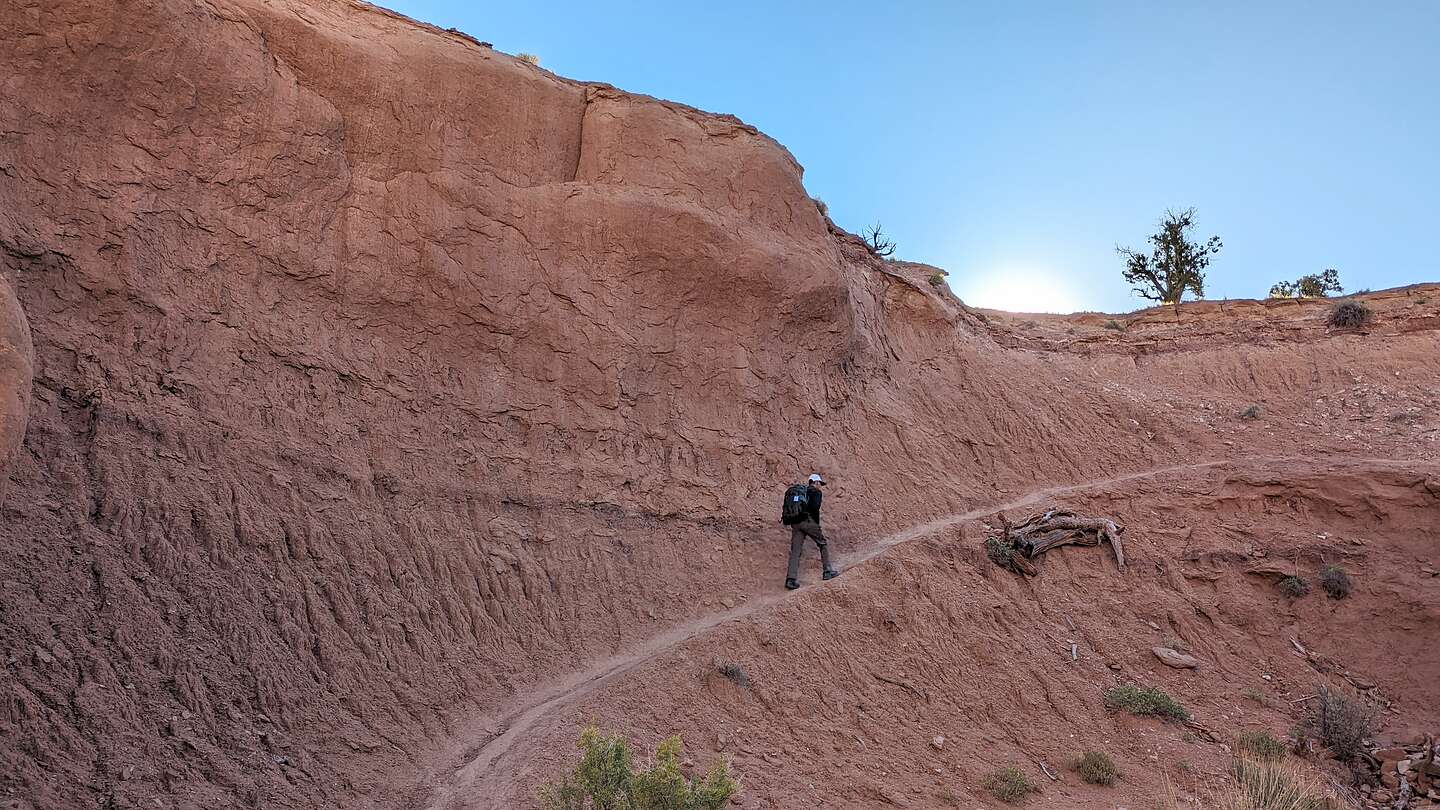 Sunrise start on the Angel's Palace Trail Sunrise start on the Angel's Palace Trail