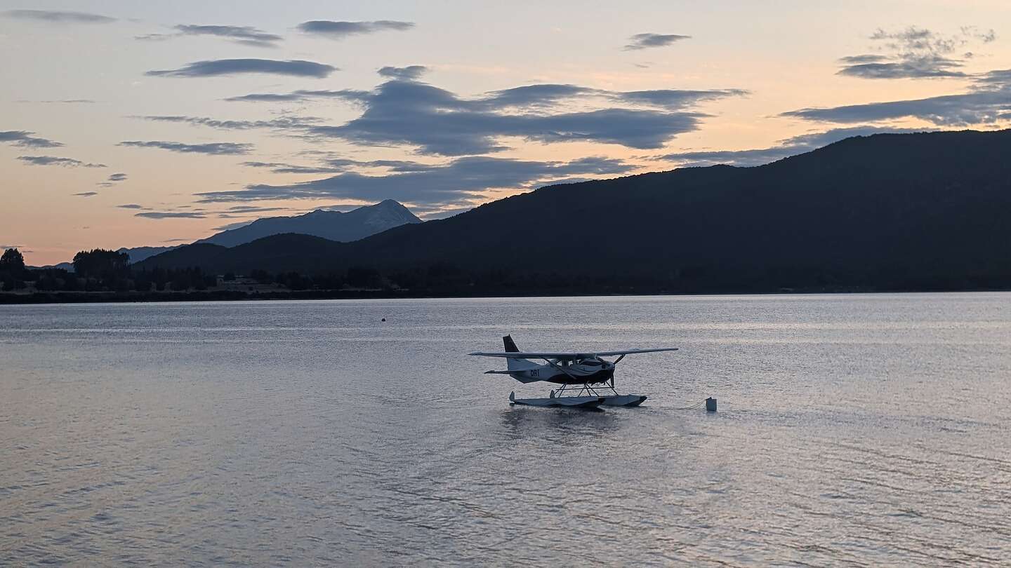 Sea plane on Lake Te Anau Sea plane on Lake Te Anau