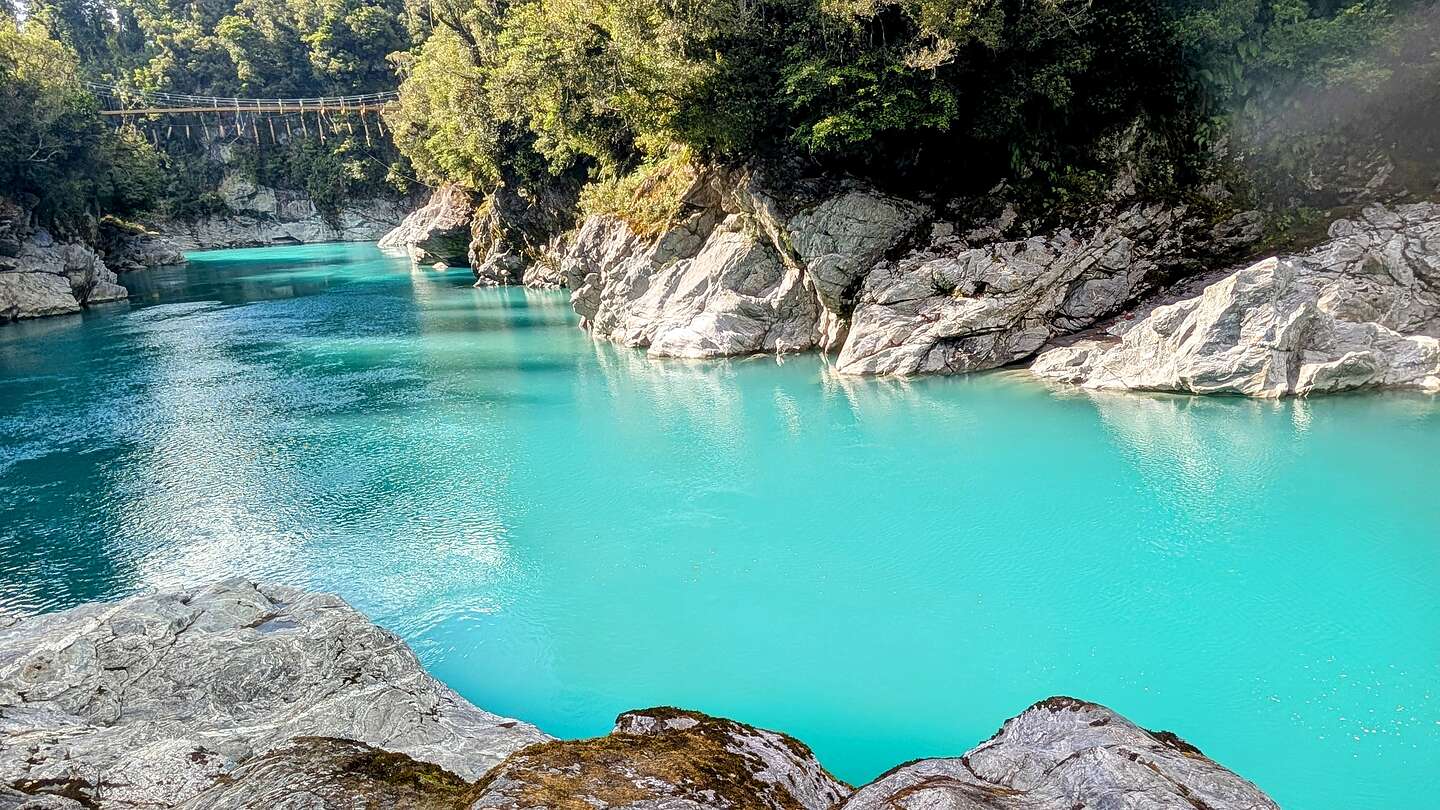 Turquoise blue waters of Hokitika Gorge Turquoise blue waters of Hokitika Gorge