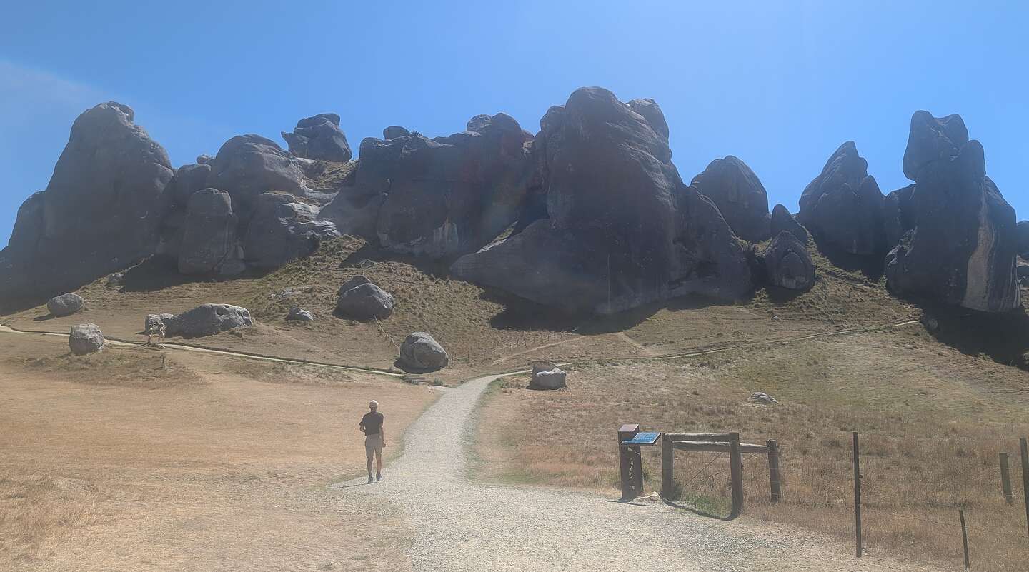 Approaching Castle Hill Rocks Approaching Castle Hill Rocks