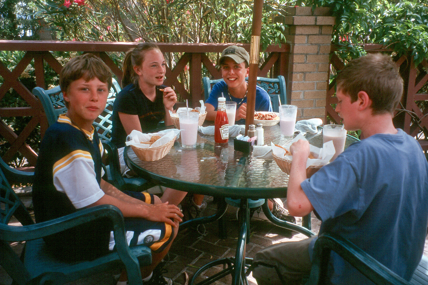 Kids dining in Beaufort Kids dining in Beaufort